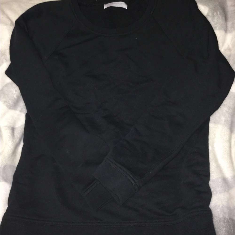 Long sleeved crew neck